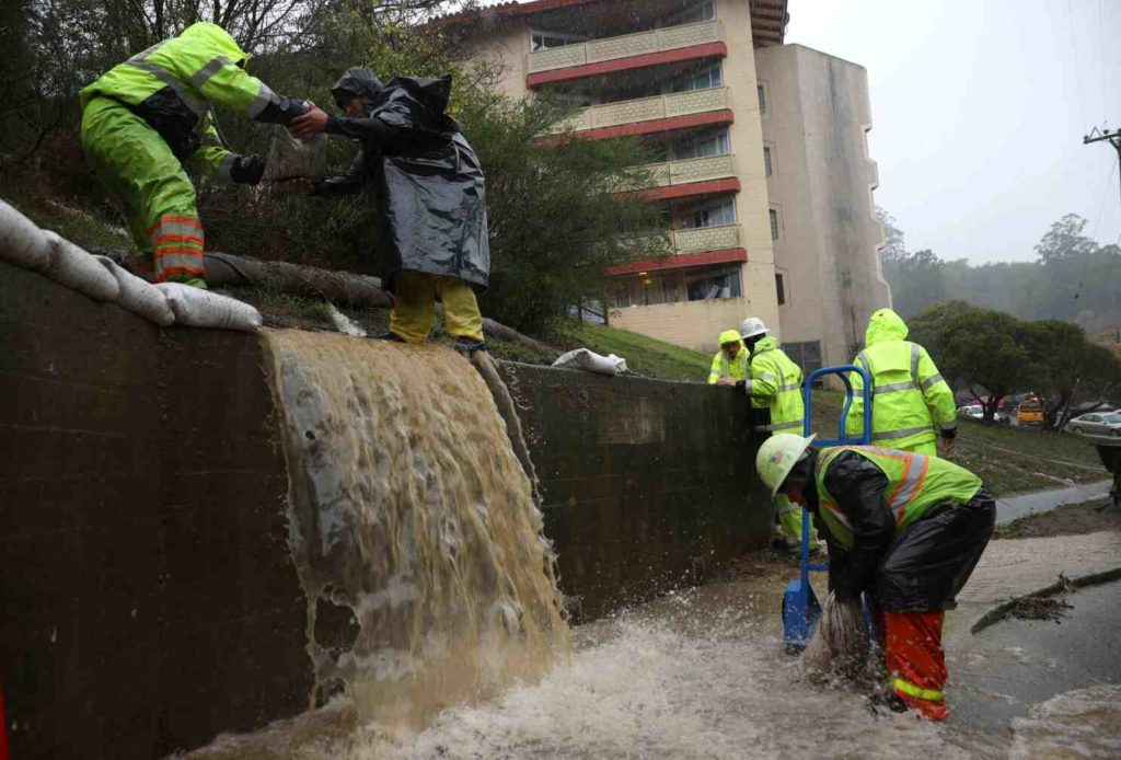 Southern California gets some rain from the northern storm